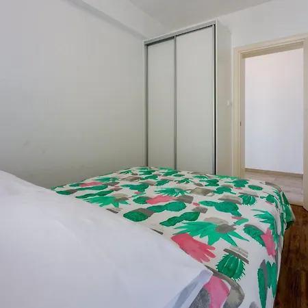 Melanie Apartment